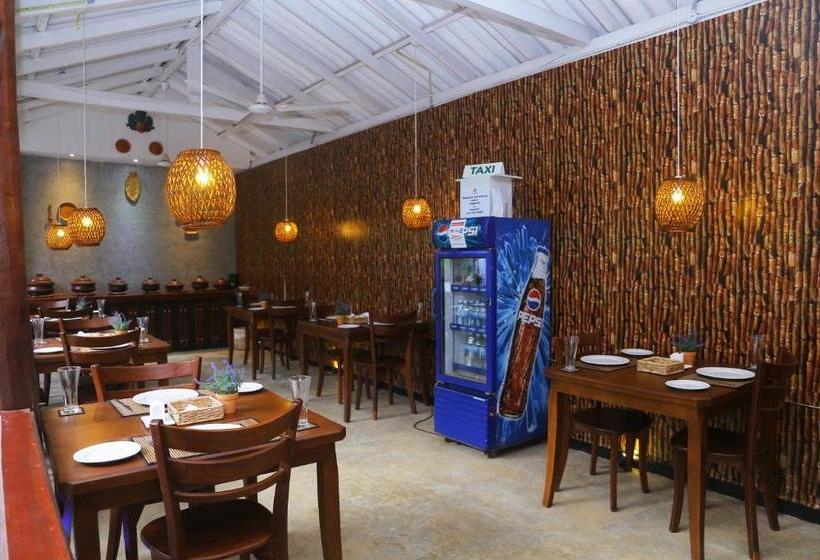 Отель Click Hiriketiya