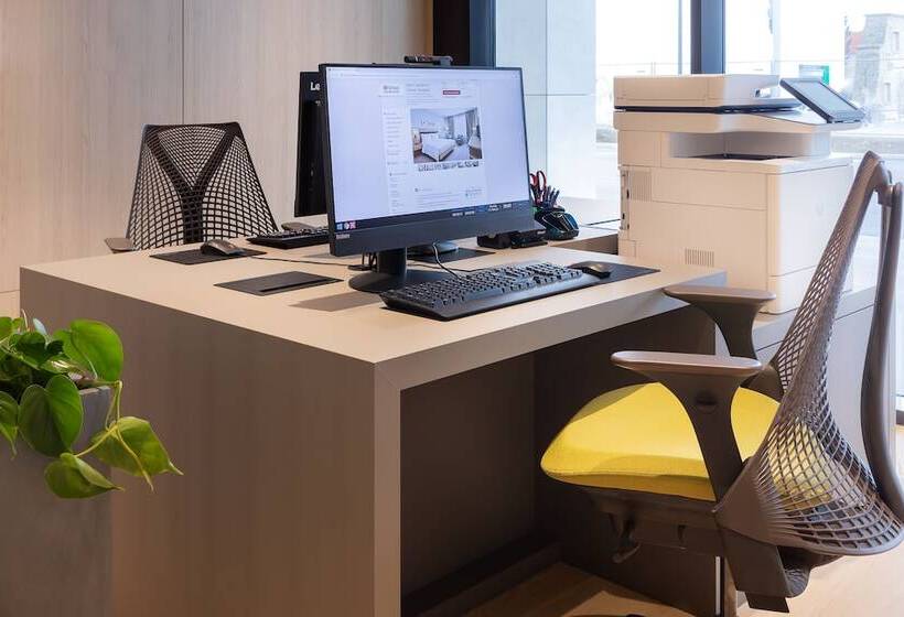 Отель Hilton Garden Inn Wiener Neustadt