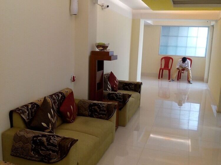 هتل Niladrii Galaxy