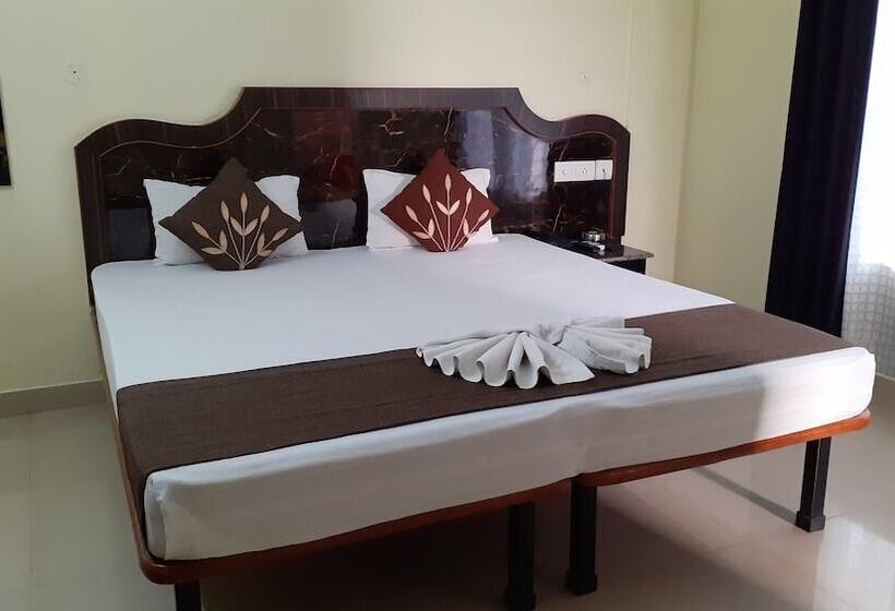 هتل Niladrii Galaxy