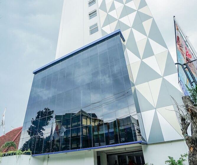 Radja Art And Boutique Hotel Simpang Lima