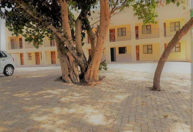 Naledzi Hotel & Conference Centre