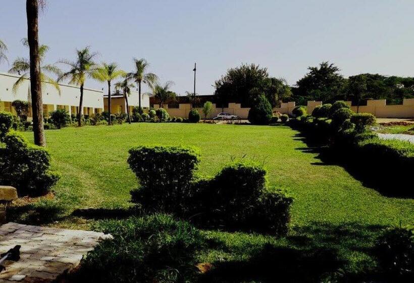 Naledzi Hotel & Conference Centre