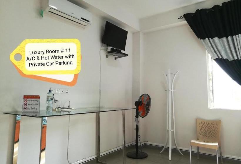 פנסיון Thilini Tour Inn