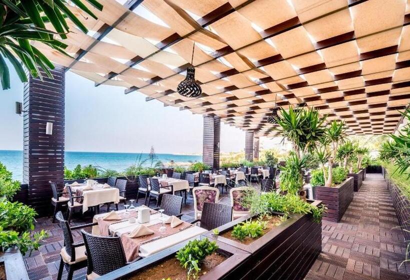 Pensió Dome Hotel & Casino At Central Kyrenia