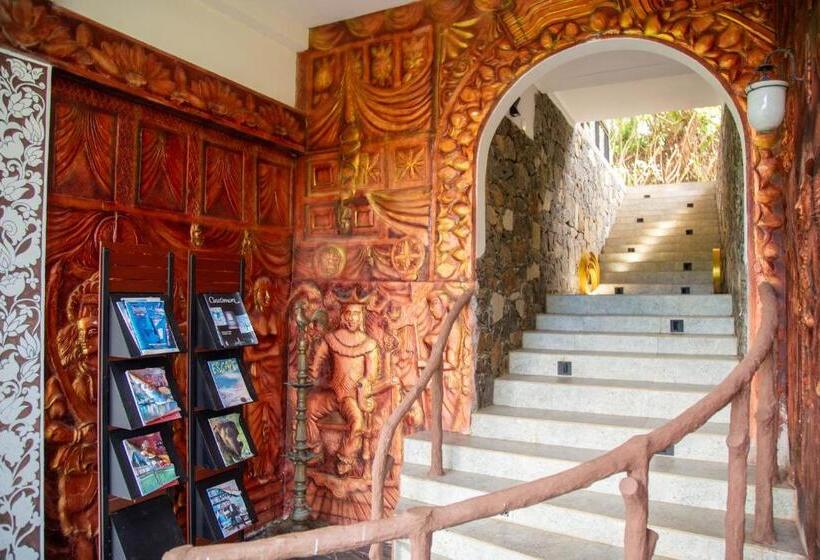 Bed and Breakfast Laluna Eco Resort Pvt Ltd