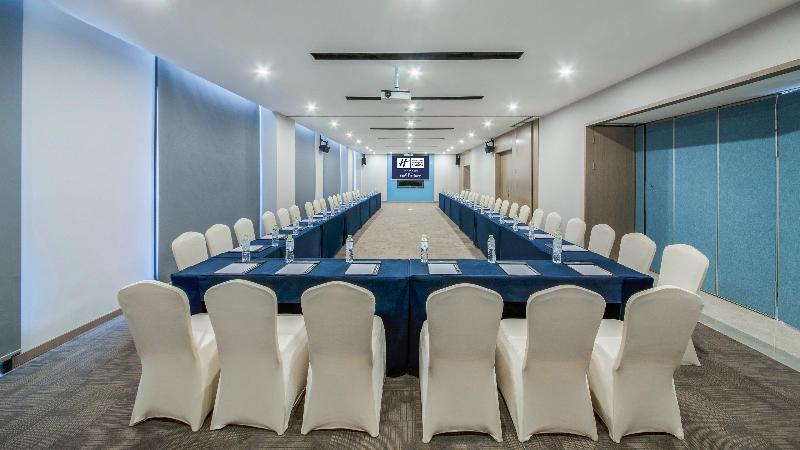 בית מלון כפרי Holiday Inn Express   Xichang City Center, An Ihg