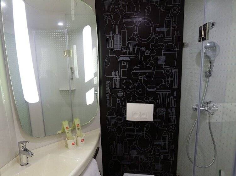 هتل Ibis Haikou Injoy Plaza