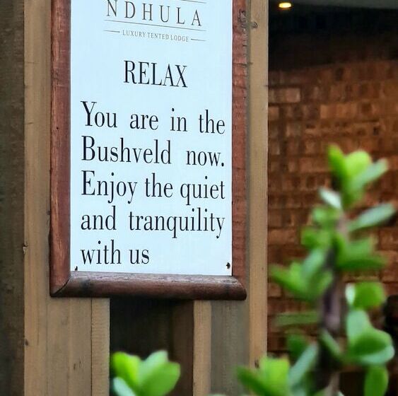 Отель Ndhula Luxury Tented Lodge