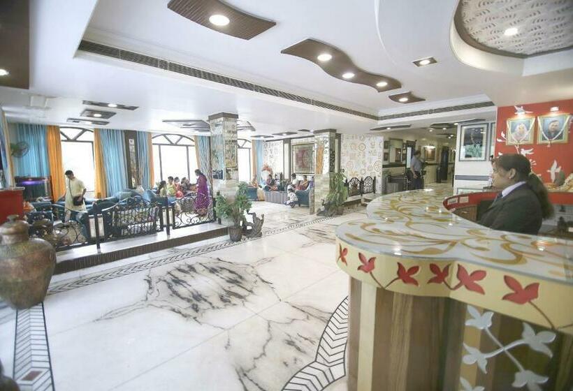 ホテル Sheetal Regency,near Janambhumi