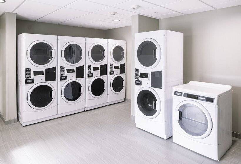 هتل Staybridge Suites Montgomery   Downtown, An Ihg