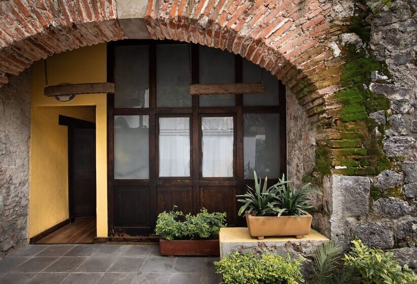 Отель Los Camilos