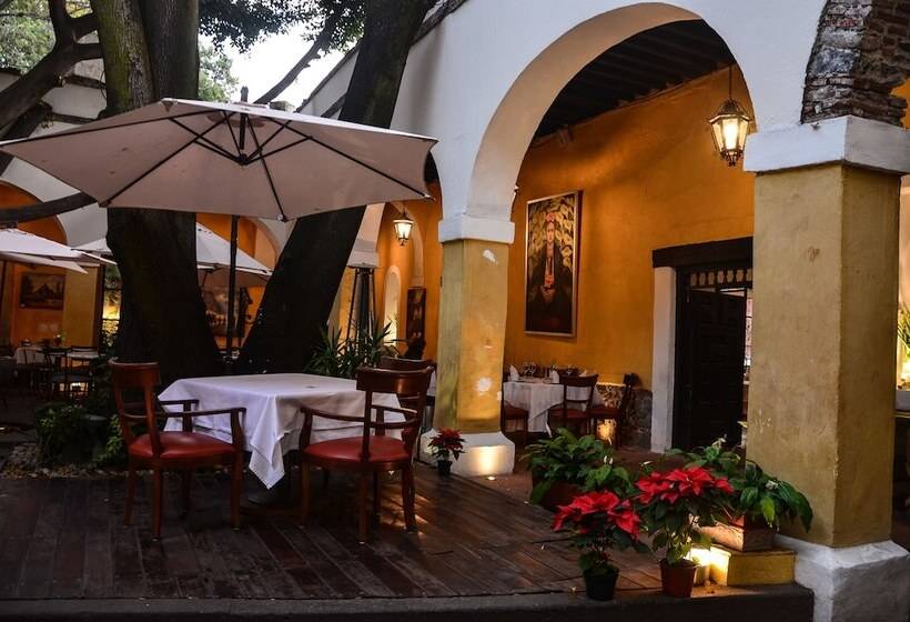 Отель Los Camilos