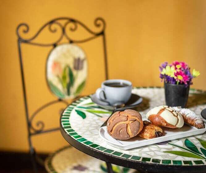 Отель Los Camilos