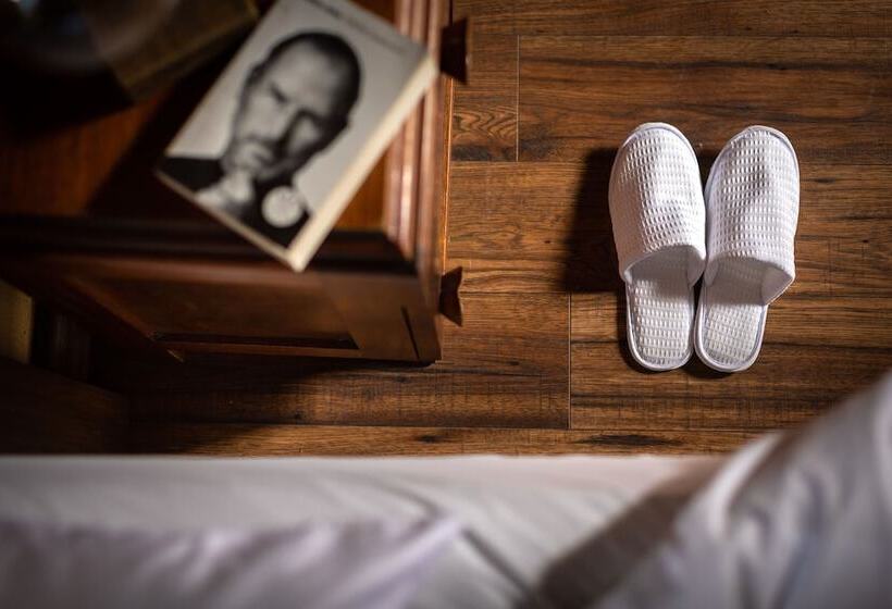 Отель Los Camilos