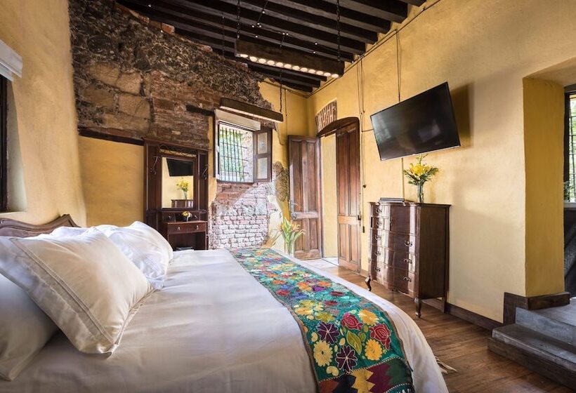 Отель Los Camilos