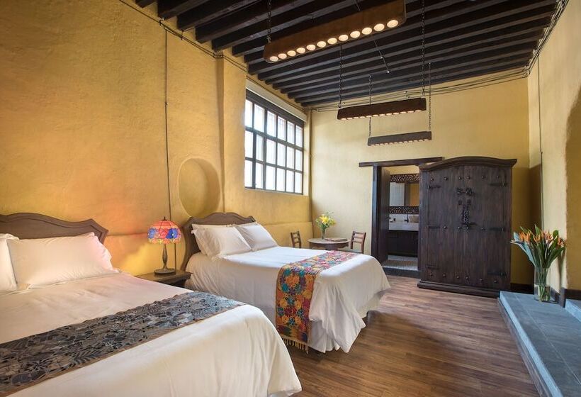 Отель Los Camilos