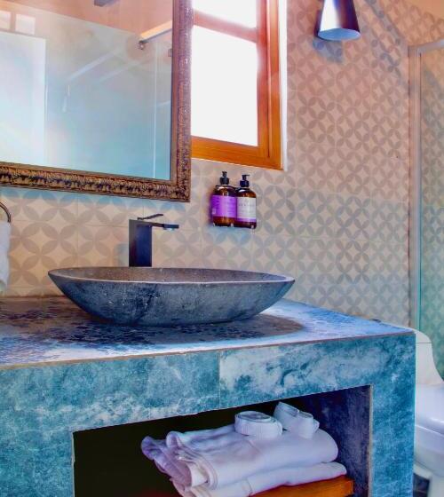 Отель Los Camilos