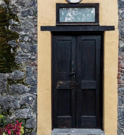 Отель Los Camilos