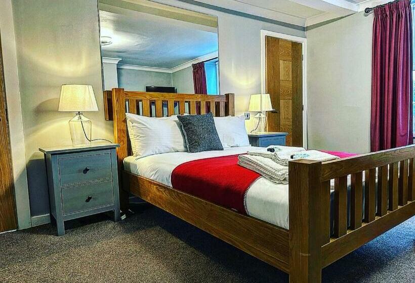 Отель The Hinds Head