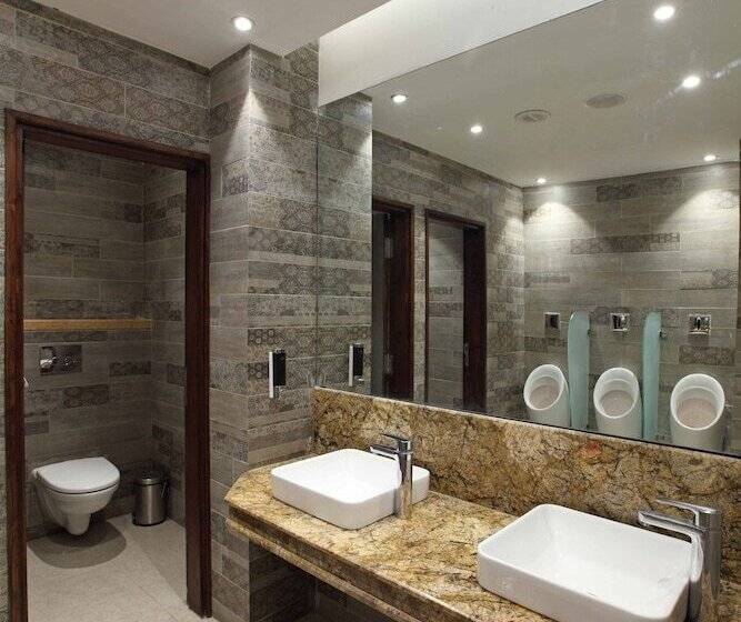 호텔 The Royal Phular