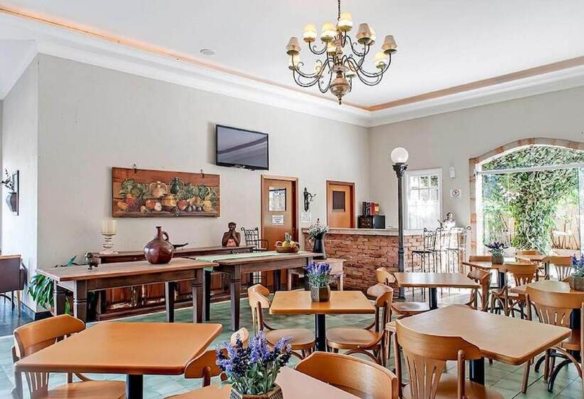 בית מלון כפרי Vila Real Rex