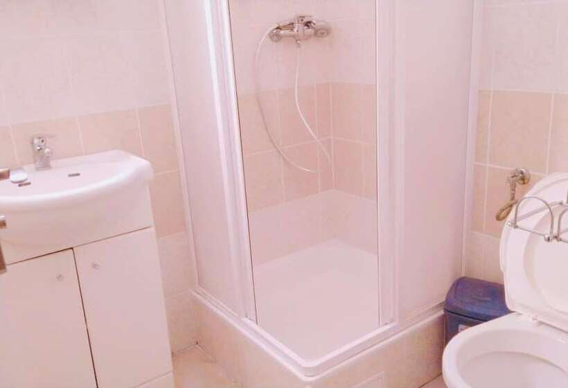 پانسیون Penzion Lara