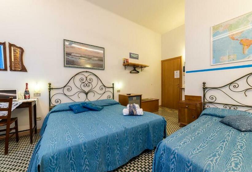پانسیون Via Mazzini   Francamaria Rooms Vernazza