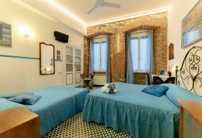 پانسیون Via Mazzini   Francamaria Rooms Vernazza