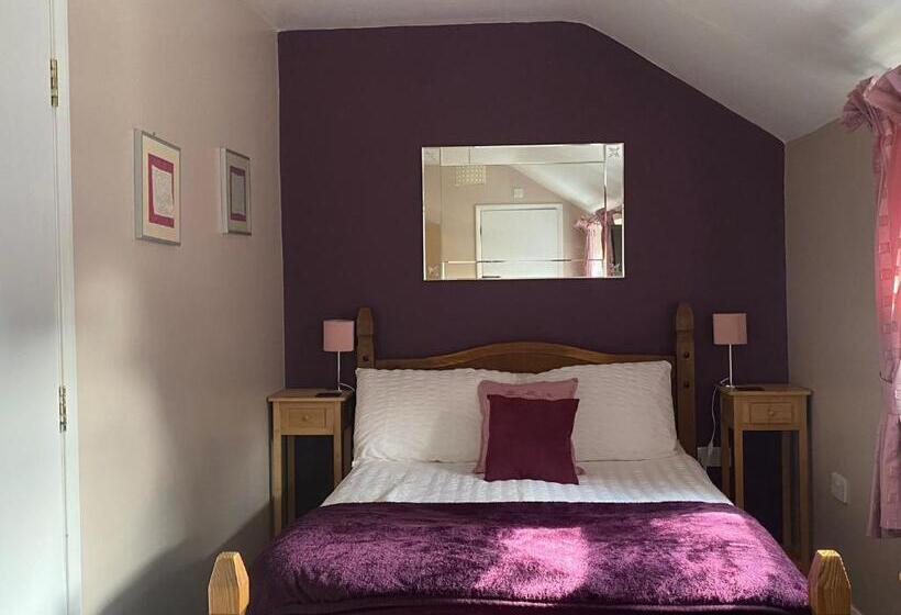 פנסיון White Heather Guest House