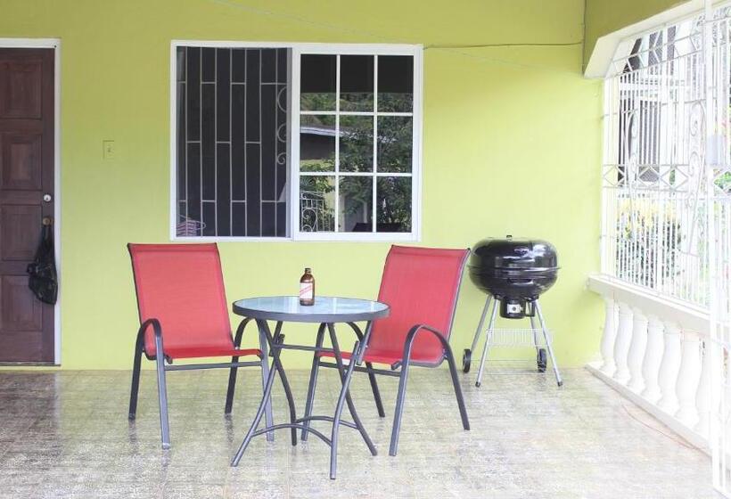 تختخواب و صبحانه Ritashomeawayfromhome