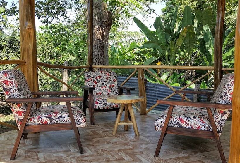 El Gecko Hotel & Tours