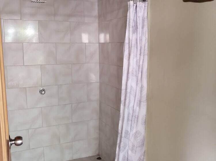 El Gecko Hotel & Tours