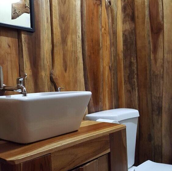 El Gecko Hotel & Tours