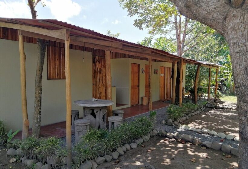 El Gecko Hotel & Tours