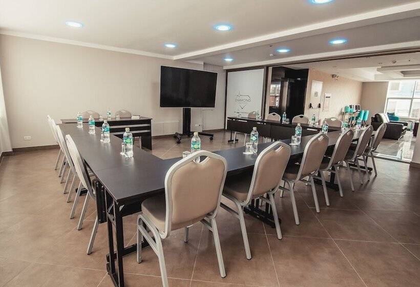 Отель Diamond Lima