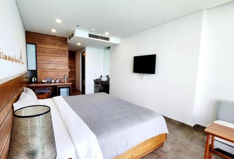 Joy Trip Hotel & Spa Nha Trang