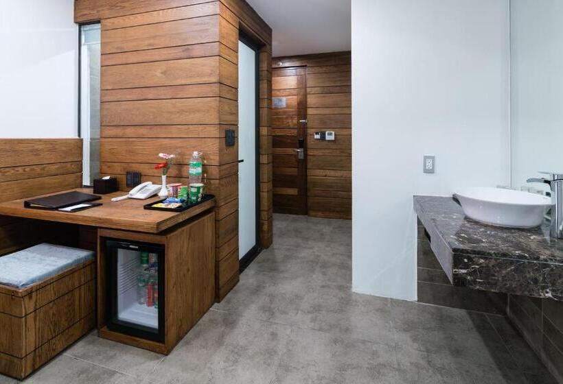 Joy Trip Hotel & Spa Nha Trang