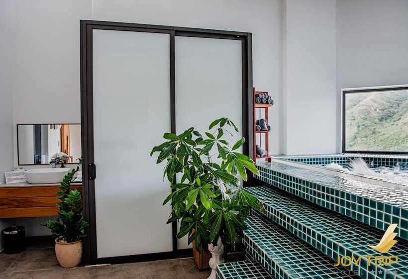 Joy Trip Hotel & Spa Nha Trang