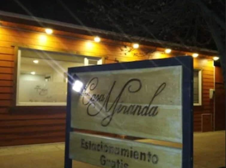 פנסיון Hostal Casa Miranda