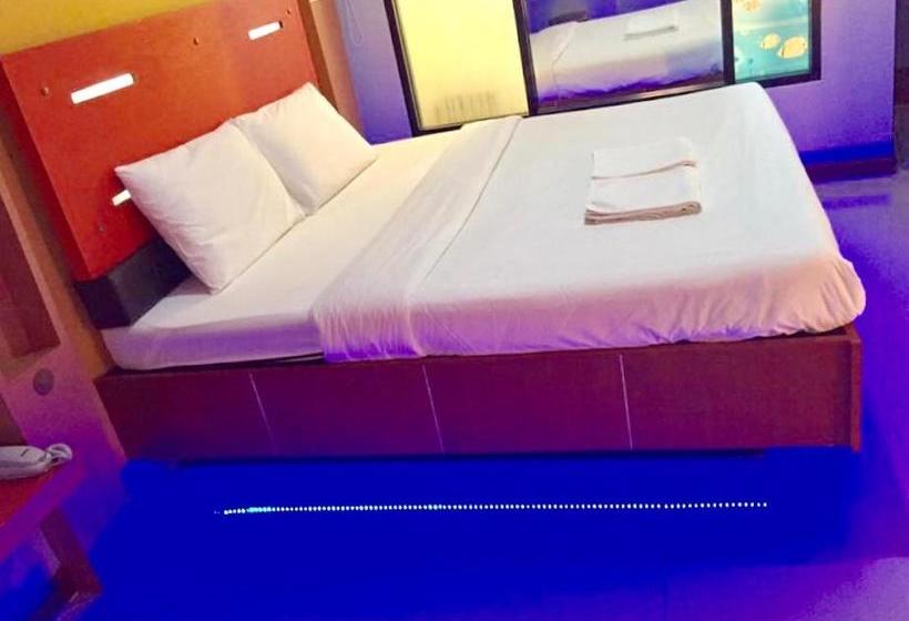 펜션 Jirapa Modern Resort