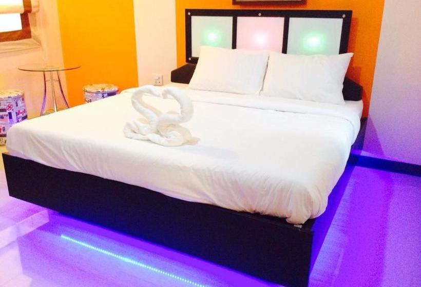 펜션 Jirapa Modern Resort