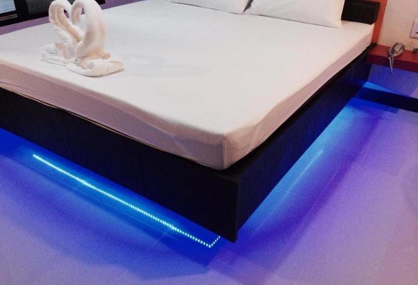 펜션 Jirapa Modern Resort