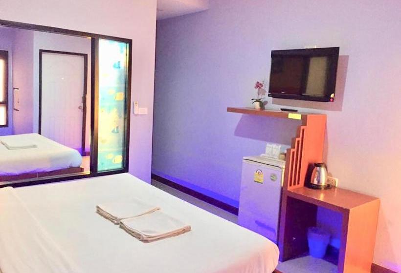 펜션 Jirapa Modern Resort