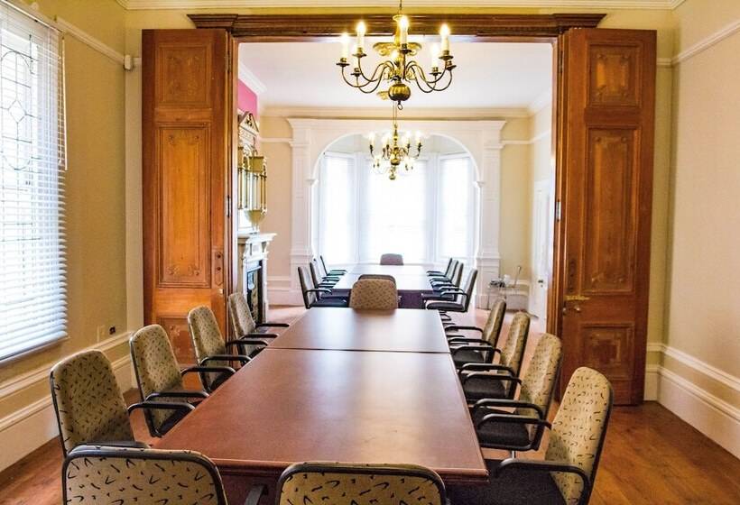 Island Vibe Port Elizabeth   Hostel