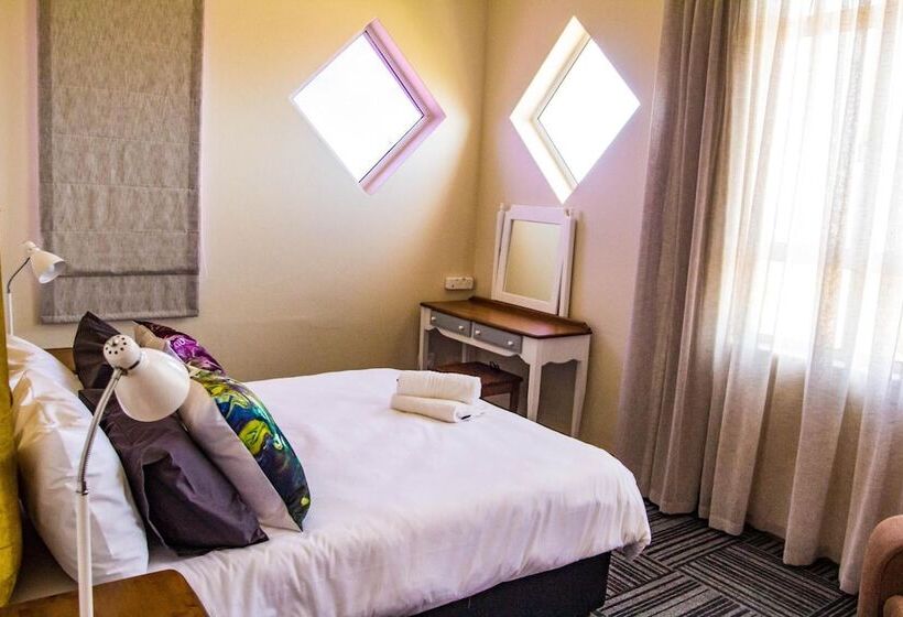 Island Vibe Port Elizabeth   Hostel