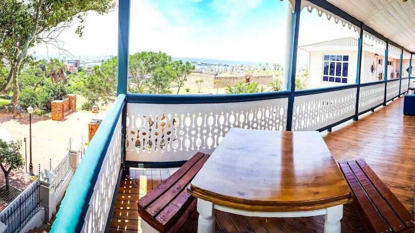 Island Vibe Port Elizabeth   Hostel