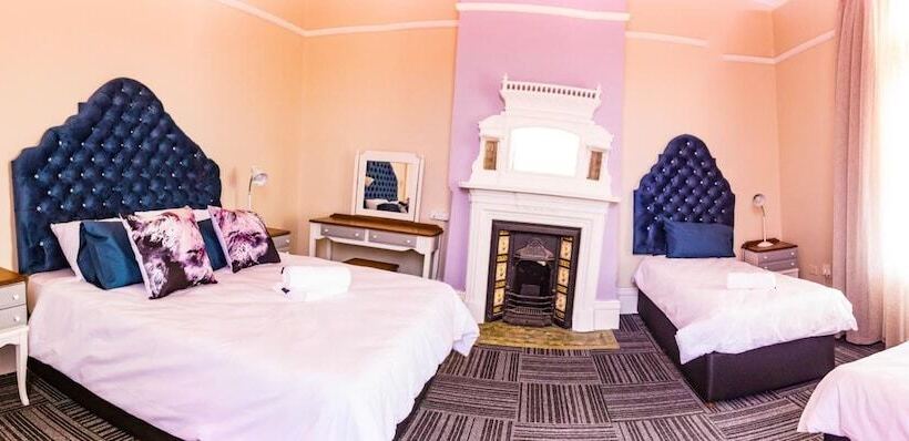 Island Vibe Port Elizabeth   Hostel