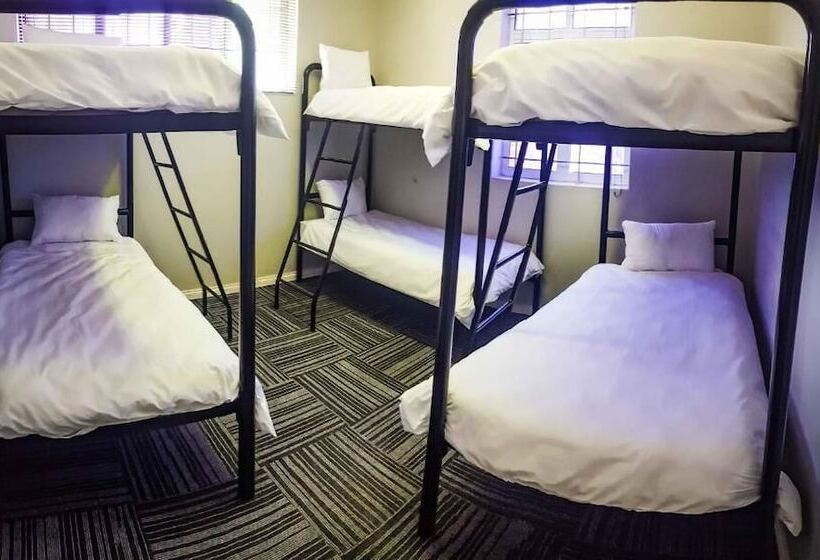 Island Vibe Port Elizabeth   Hostel