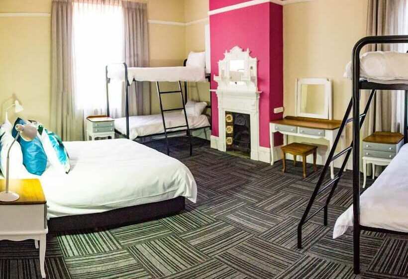 Island Vibe Port Elizabeth   Hostel